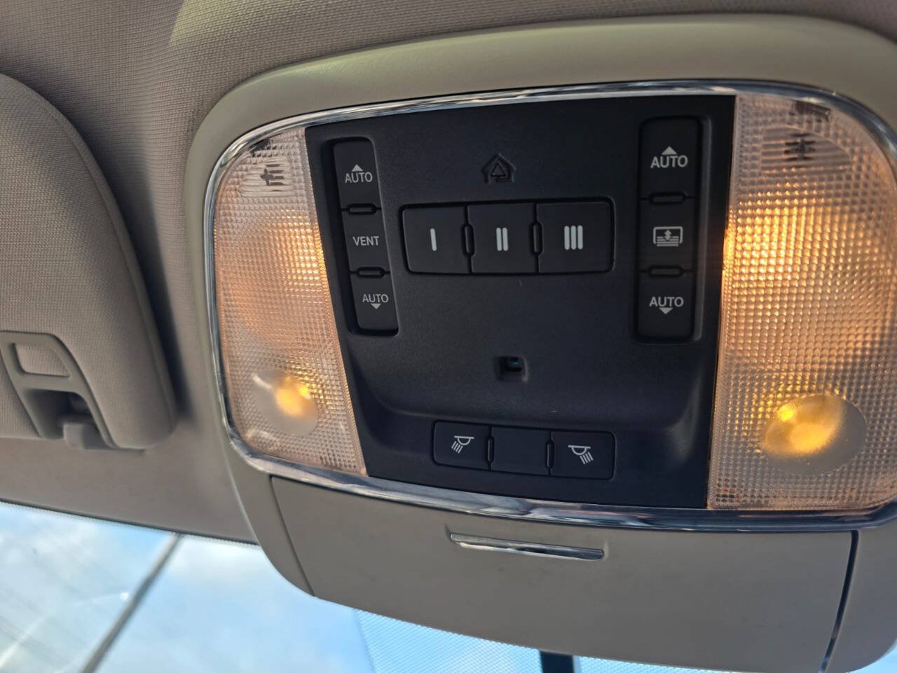 Used 2013 Jeep Grand Cherokee Laredo AWD/4WD image 35