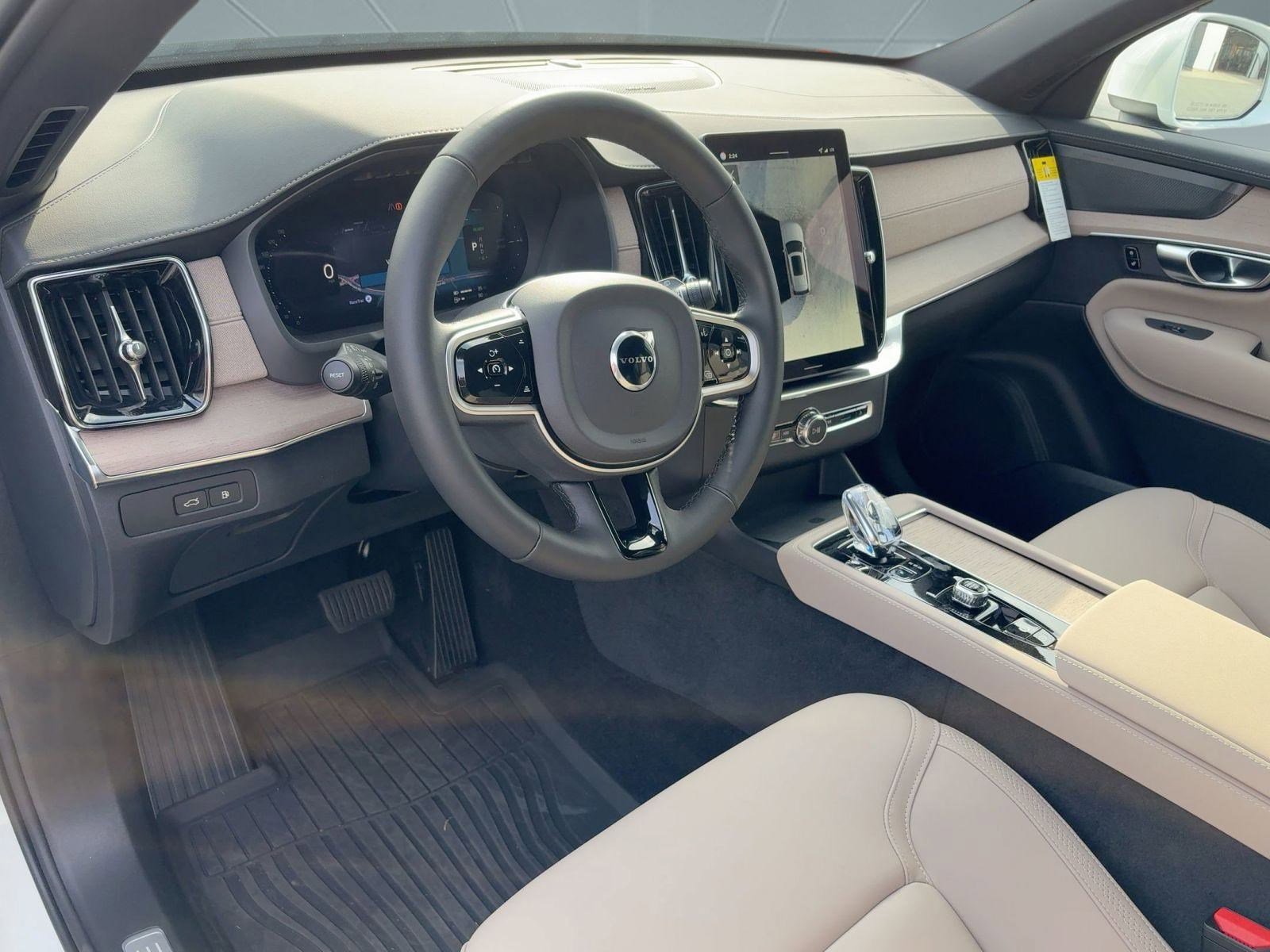 New 2026 Volvo XC90 T8 Plus image 4