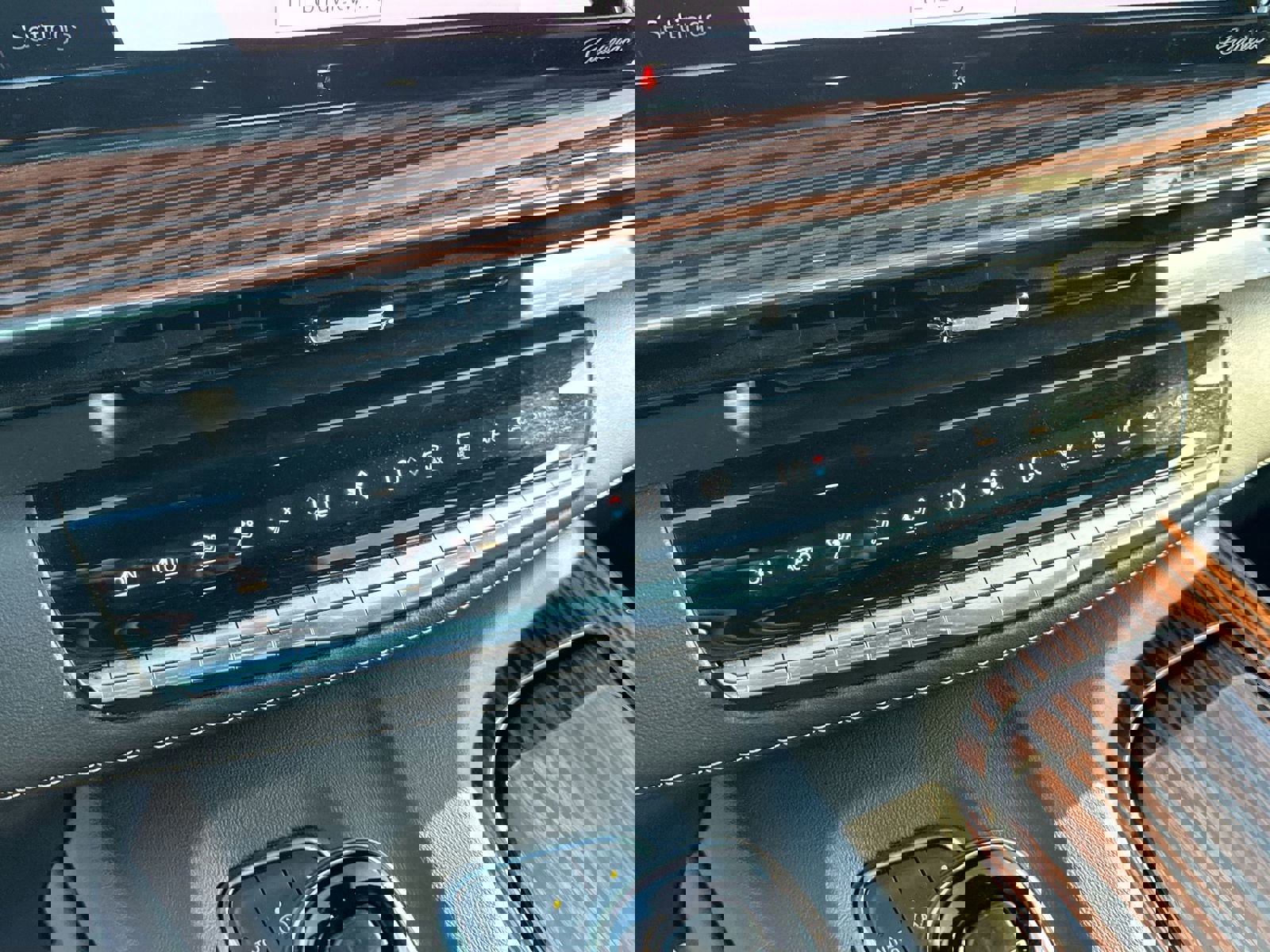 Used 2023 Cadillac Escalade ESV Premium Luxury image 19