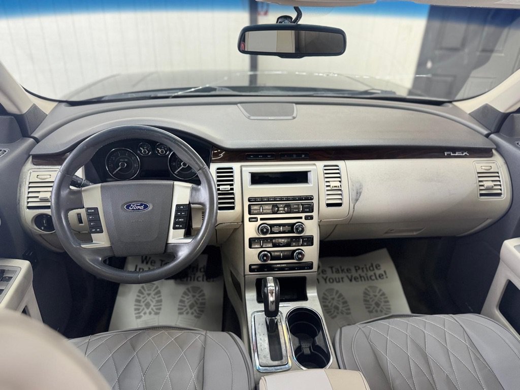 Used 2011 Ford Flex SEL w/ Rapid Spec Order Code FWD image 28