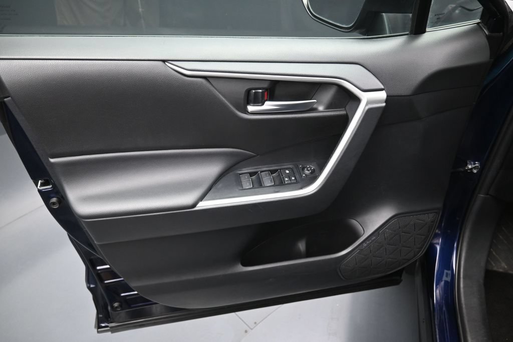 Certified 2025 Toyota RAV4 XLE AWD/4WD image 11