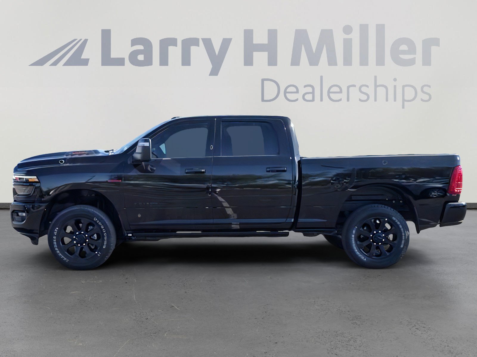 New 2025 RAM 2500 Laramie AWD/4WD image 2