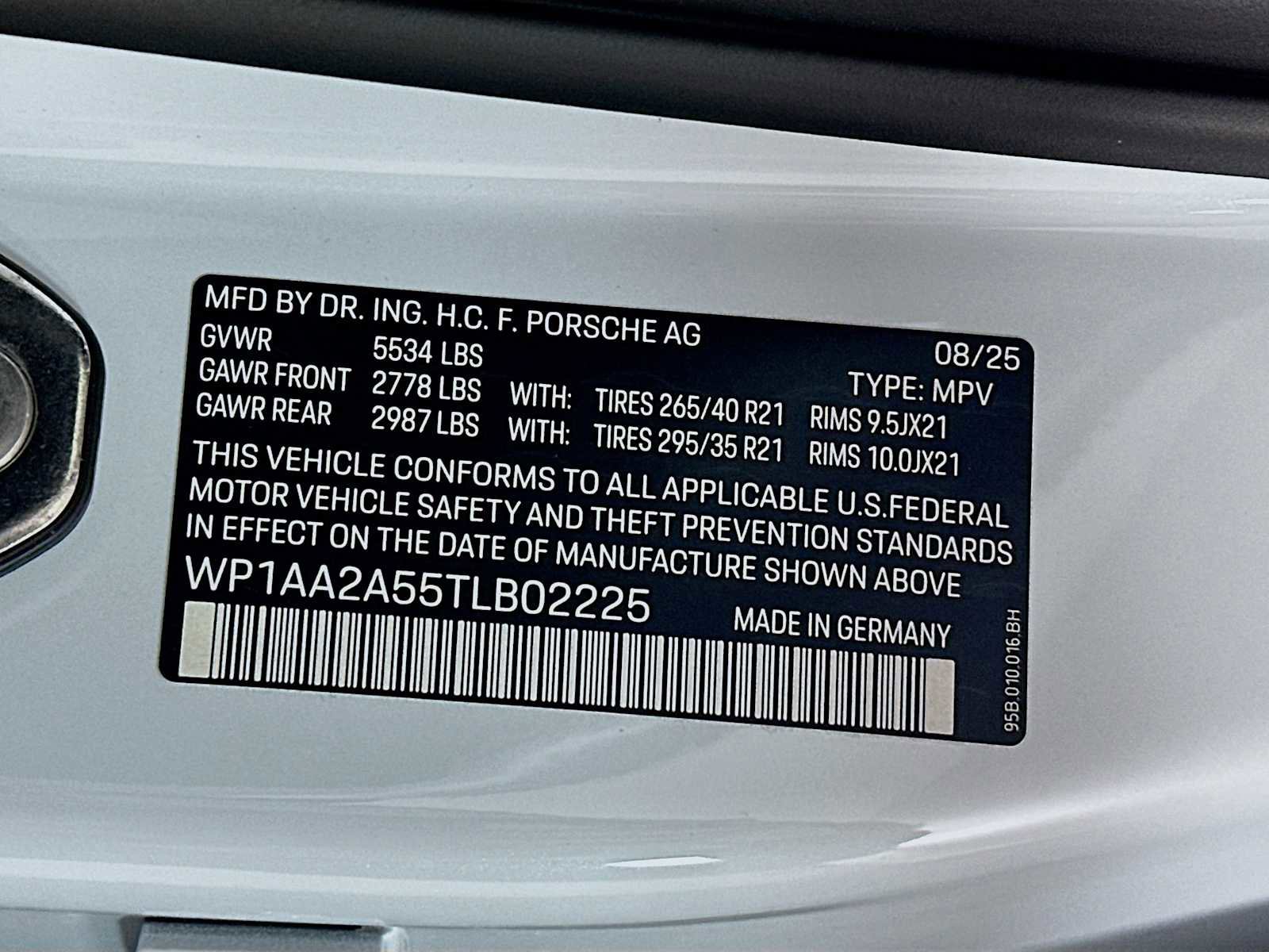 New 2026 Porsche Macan image 33