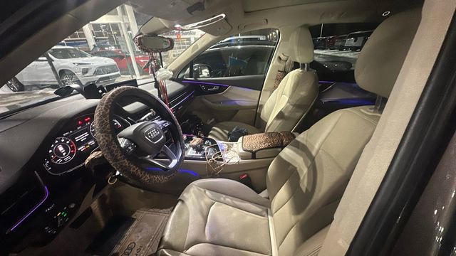 Used 2018 Audi Q7 3.0T Prestige w/ Prestige Package image 2