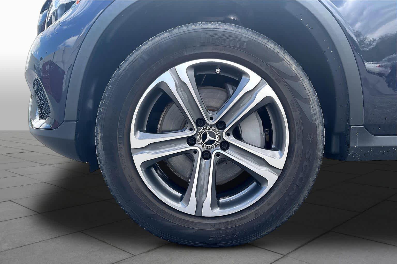 Used 2019 Mercedes-Benz GLC 300 4MATIC image 9