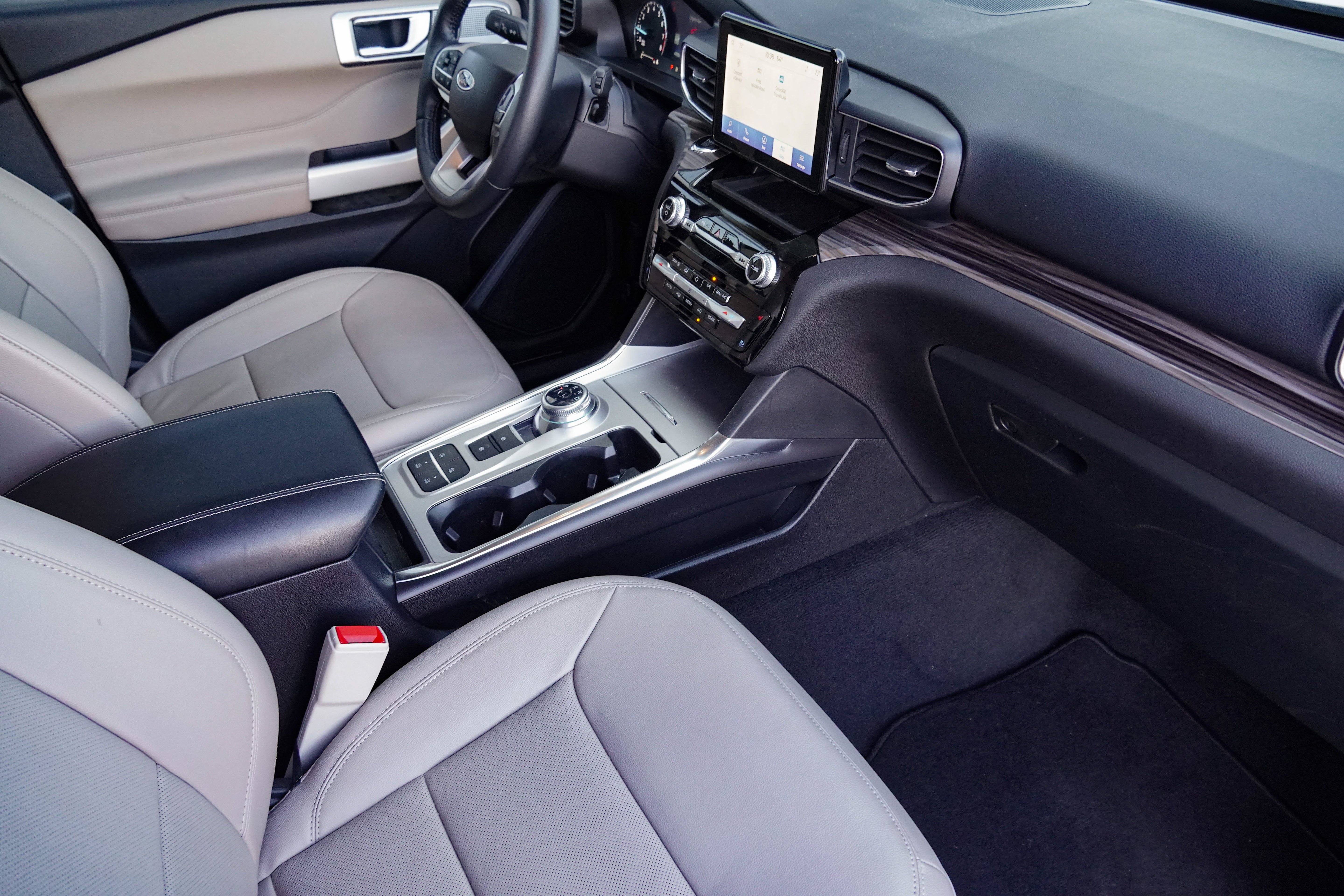 Used 2024 Ford Explorer Limited RWD image 10