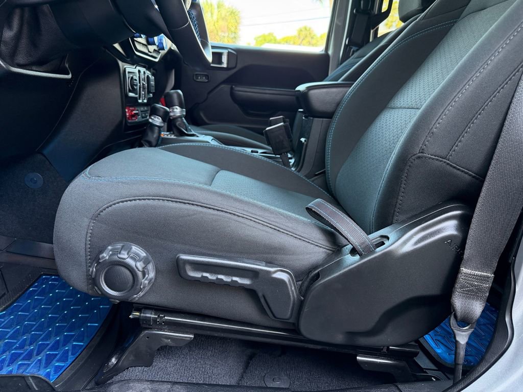 Used 2021 Jeep Wrangler Unlimited Rubicon 4xe image 38