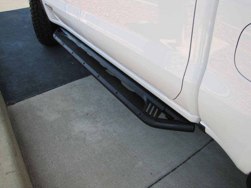 Used 2023 GMC Sierra 1500 AT4 w/ Technology Package AWD/4WD image 37