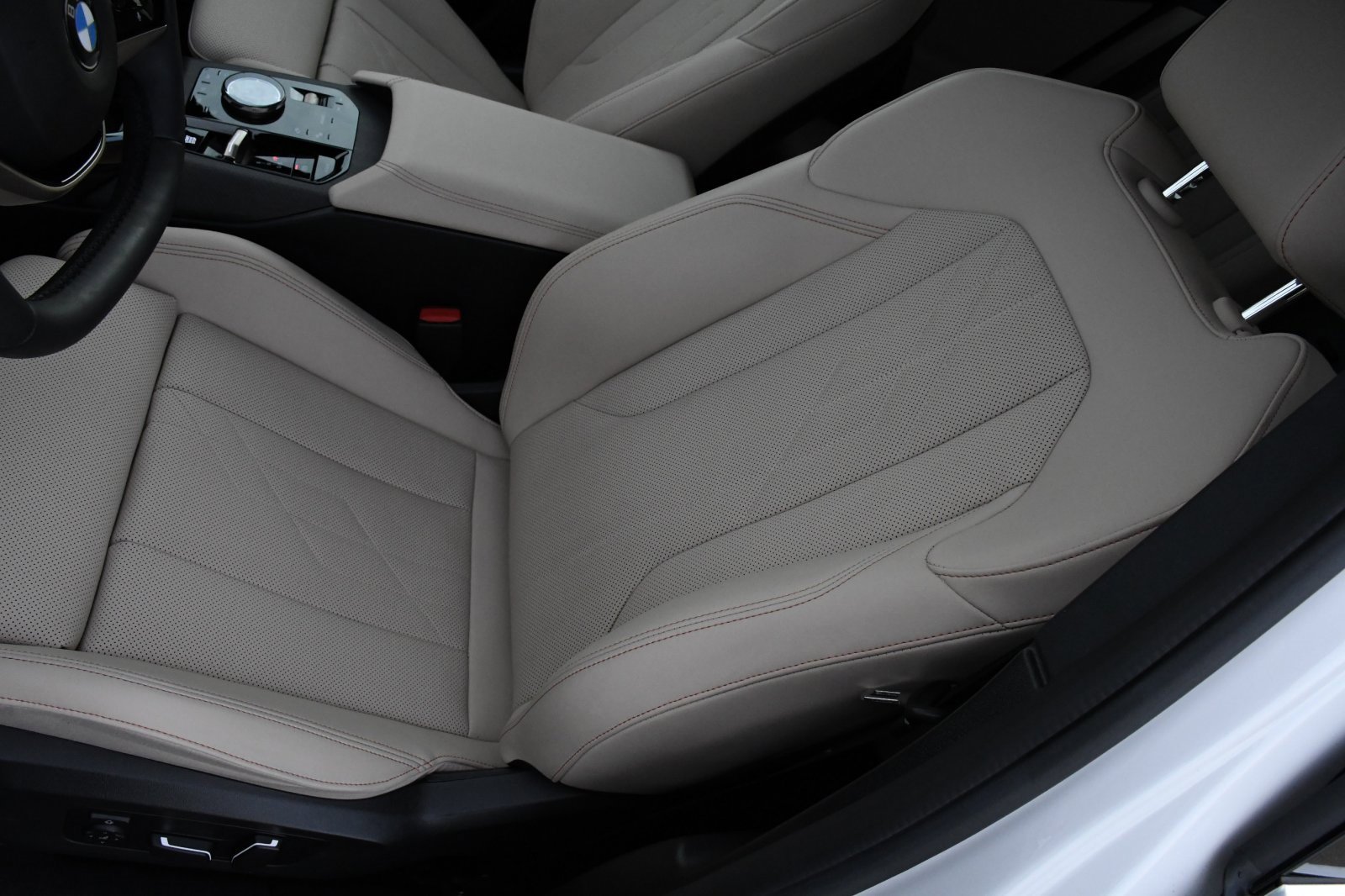 Used 2025 BMW X3 xDrive30i w/ Convenience Package image 14