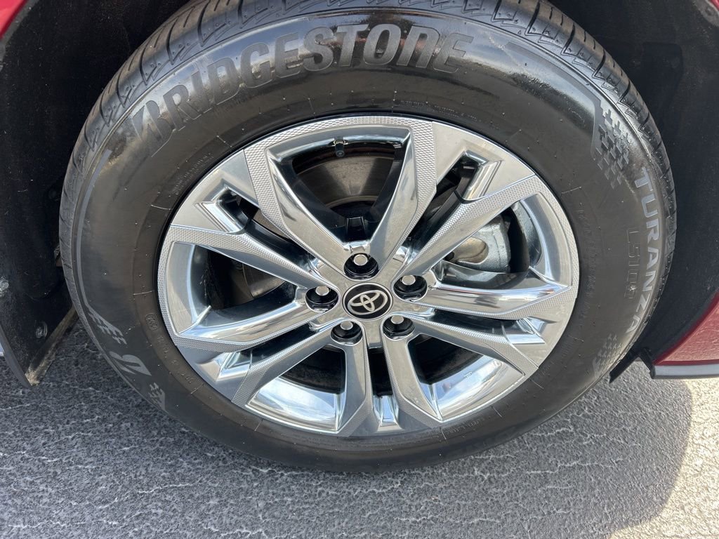 Used 2024 Toyota Sienna Platinum image 27