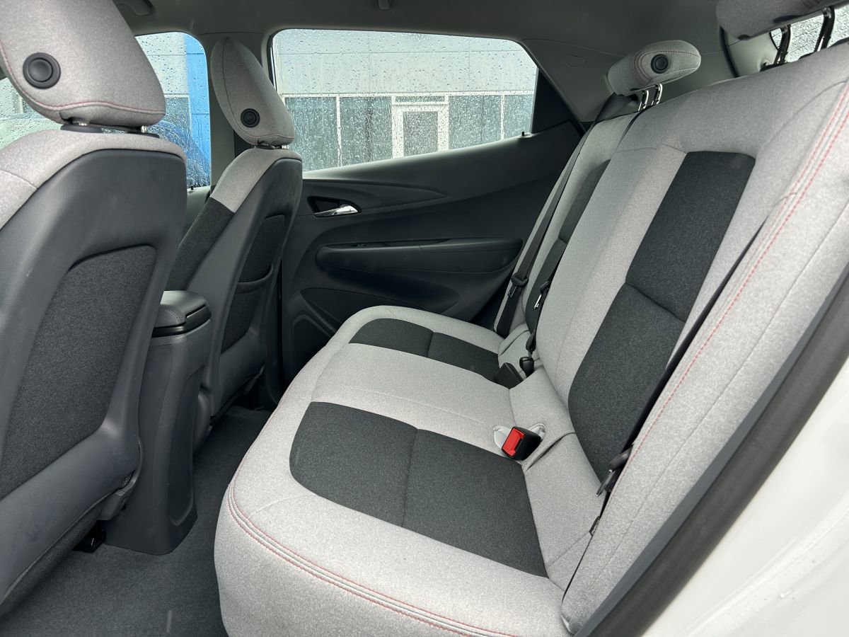 Used 2017 Chevrolet Bolt LT FWD image 10