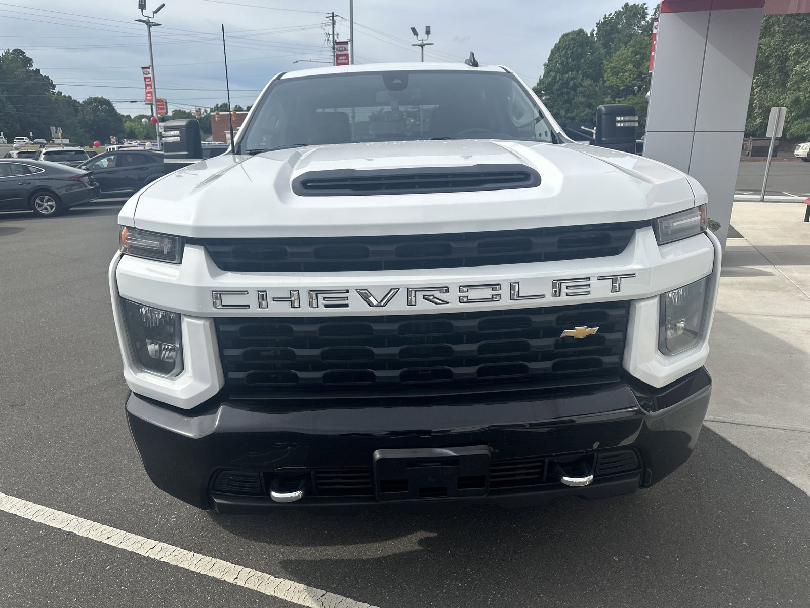 Used 2022 Chevrolet Silverado 2500 Custom w/ Custom Value Package AWD/4WD image 3