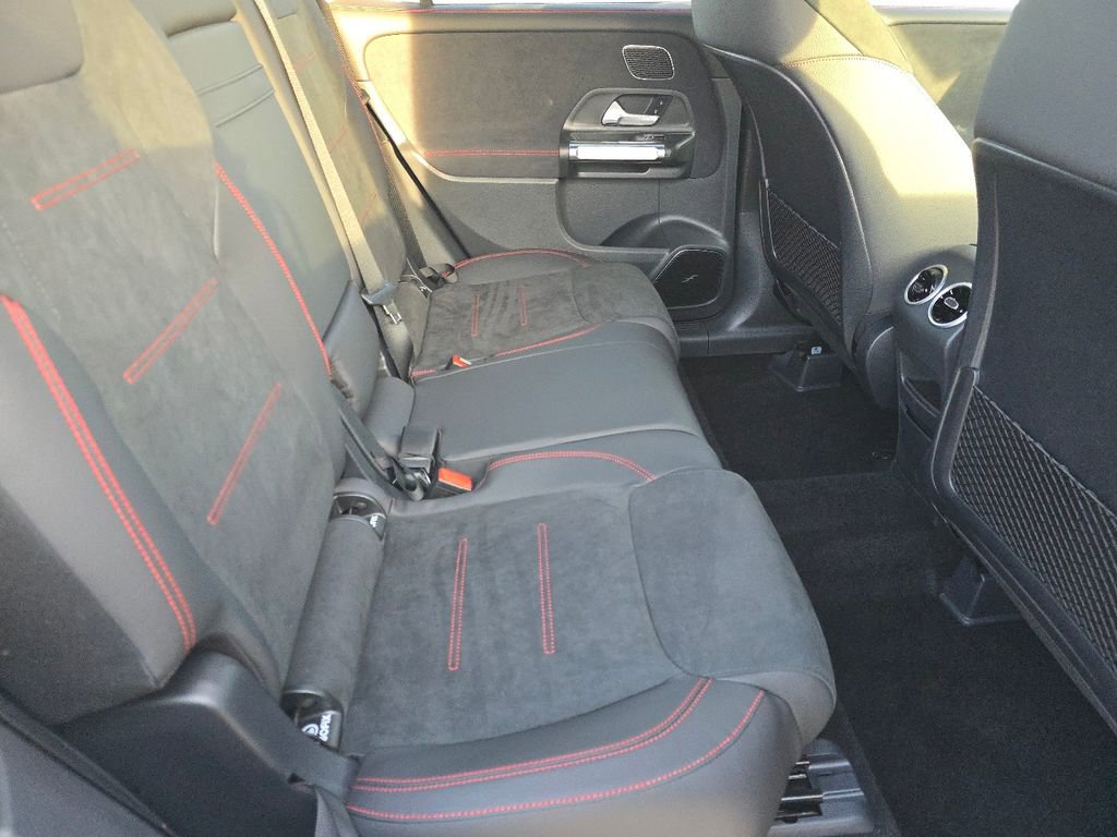 New 2026 Mercedes-Benz GLB 250 4MATIC image 19