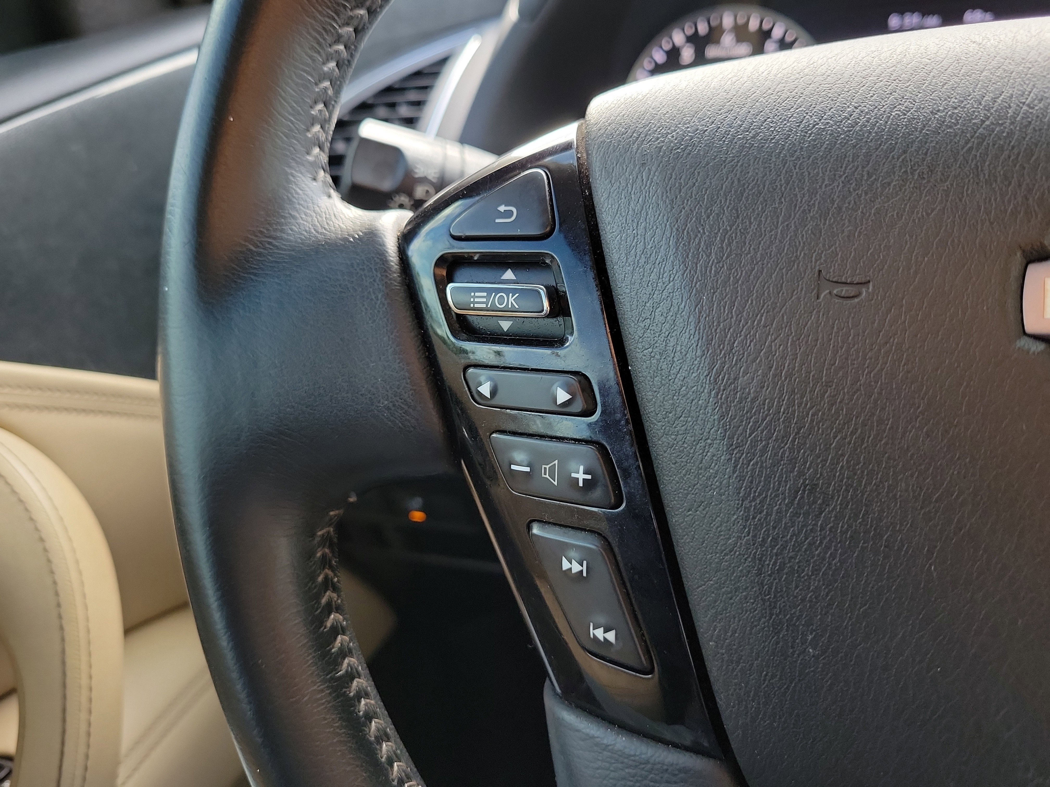 Used 2021 Nissan Armada SV w/ SV Appearance Package image 24