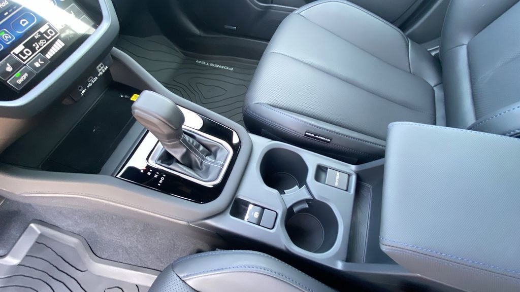 Used 2025 Subaru Forester Limited image 22