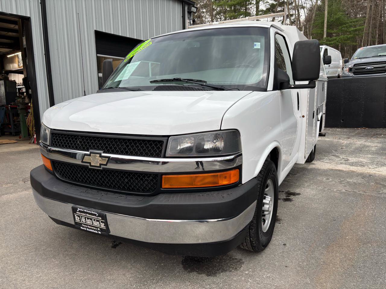 Used 2017 Chevrolet Express 3500 RWD image 8