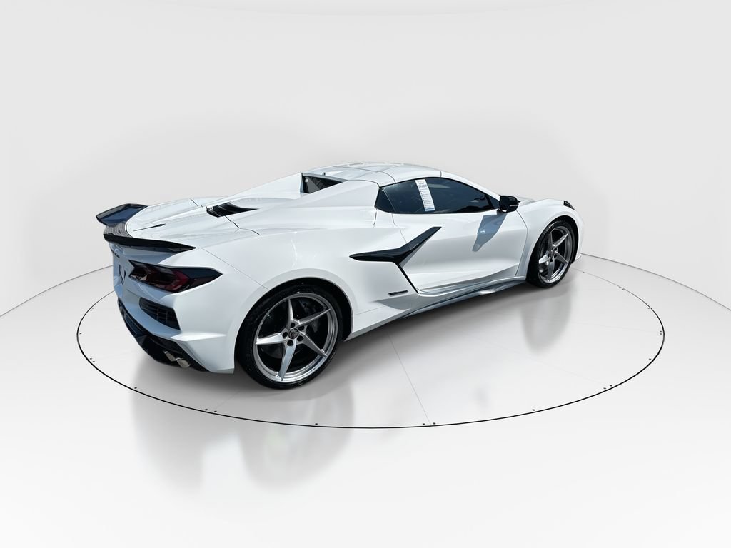 Used 2025 Chevrolet Corvette E-Ray w/ Stealth Interior Trim Package AWD/4WD image 8