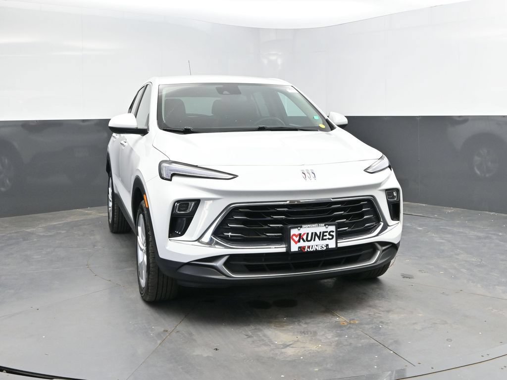 Used 2025 Buick Encore GX Preferred AWD/4WD image 4