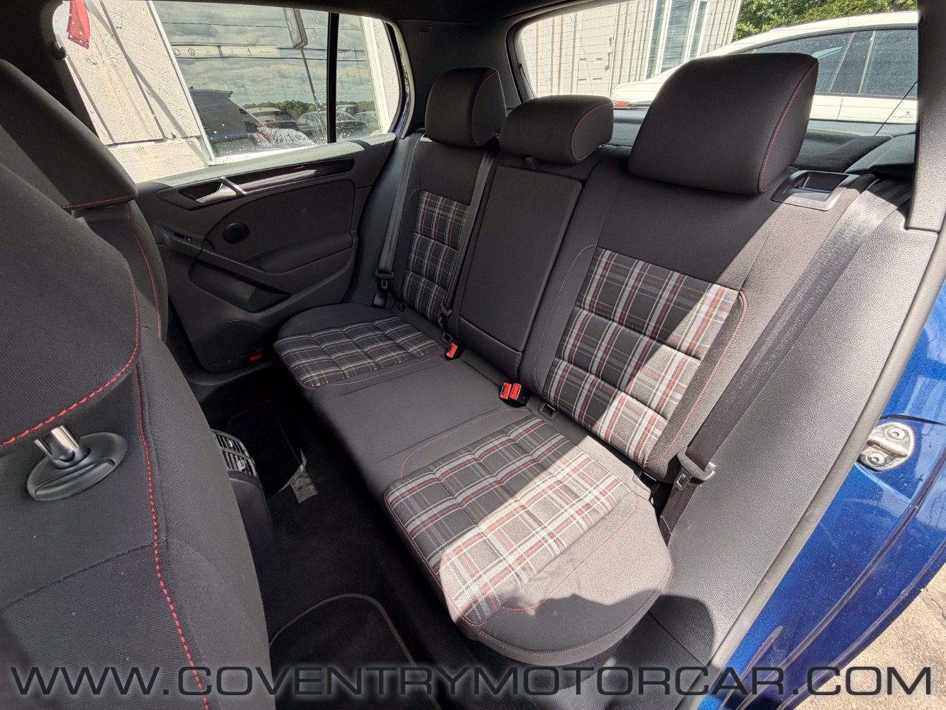 Used 2012 Volkswagen Golf 4-Door FWD image 30