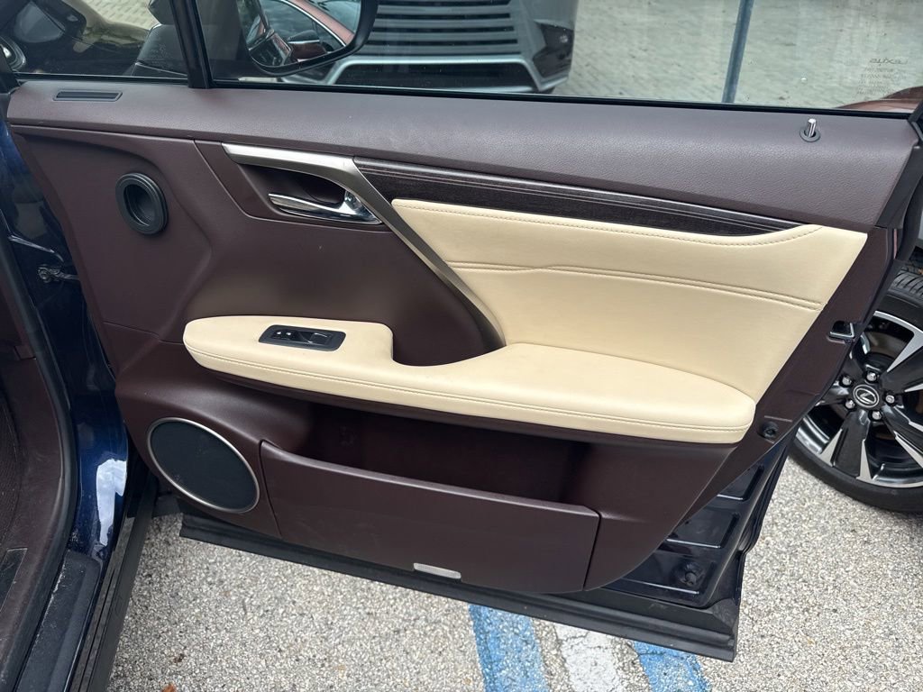 Used 2018 Lexus RX 350L Luxury w/ Accessory Package FWD image 13