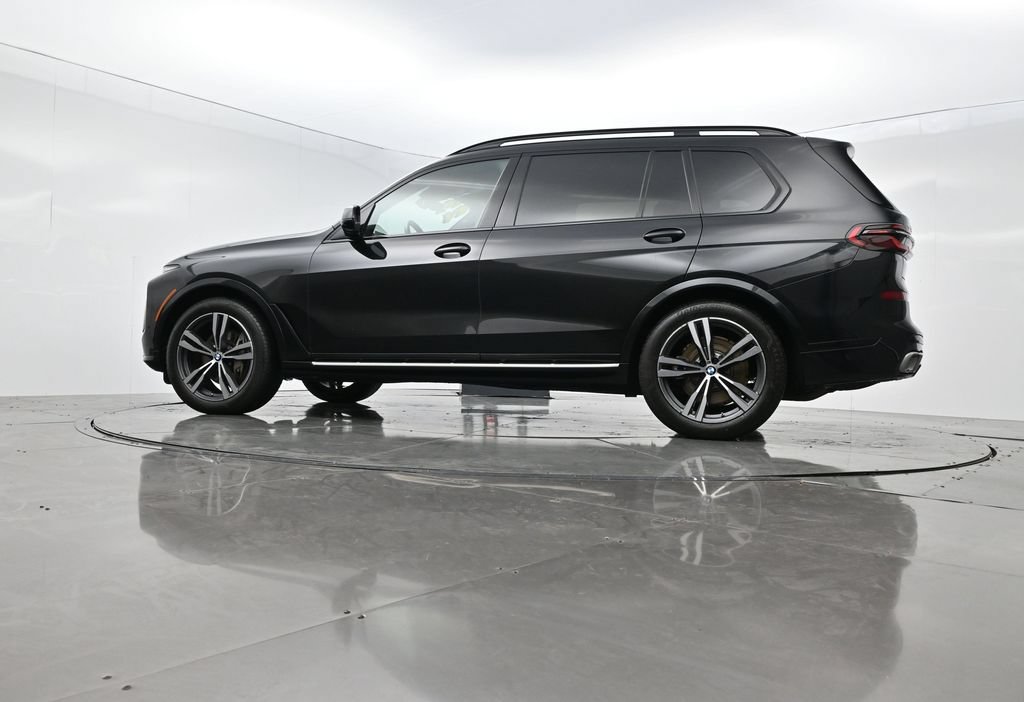 Used 2023 BMW X7 xDrive40i w/ M Sport Package AWD/4WD image 48