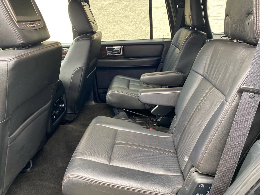 Used 2016 Lincoln Navigator Reserve image 23