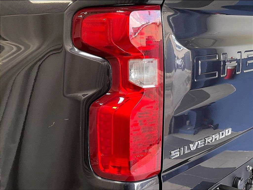 Used 2022 Chevrolet Silverado 1500 LT AWD/4WD image 33