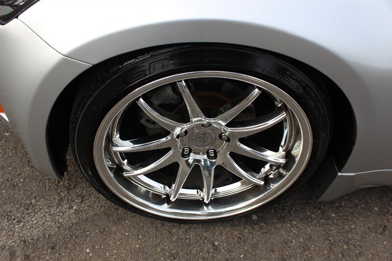 Used 2004 Nissan 350Z Touring w/ Cargo Convenience Pkg RWD image 17