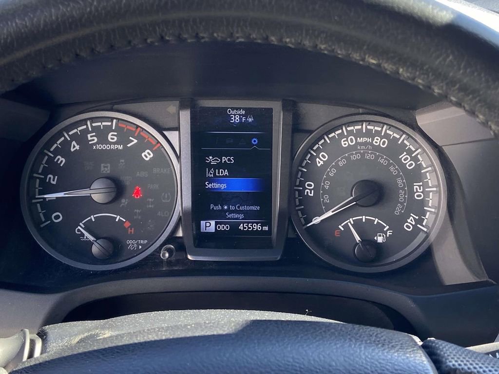 Used 2022 Toyota Tacoma TRD Sport w/ Technology Package image 36