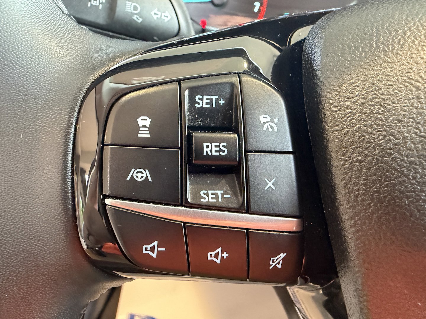 Used 2022 Ford Escape SEL AWD/4WD image 16