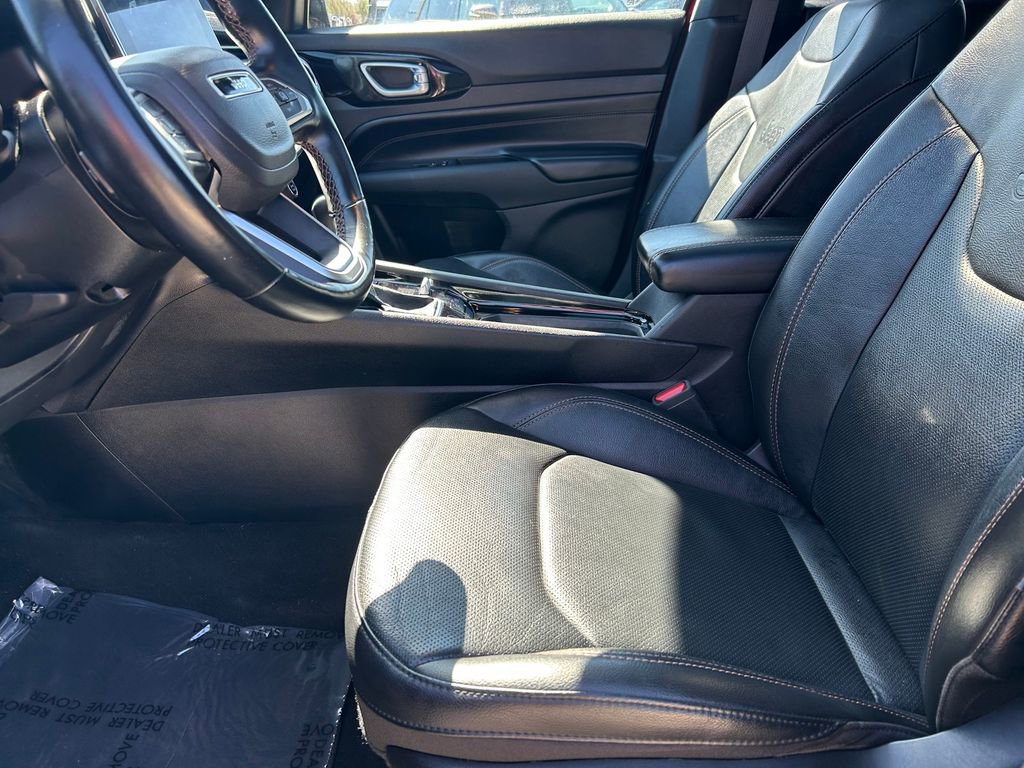 Used 2022 Jeep Compass Limited w/ (RED) Package image 11