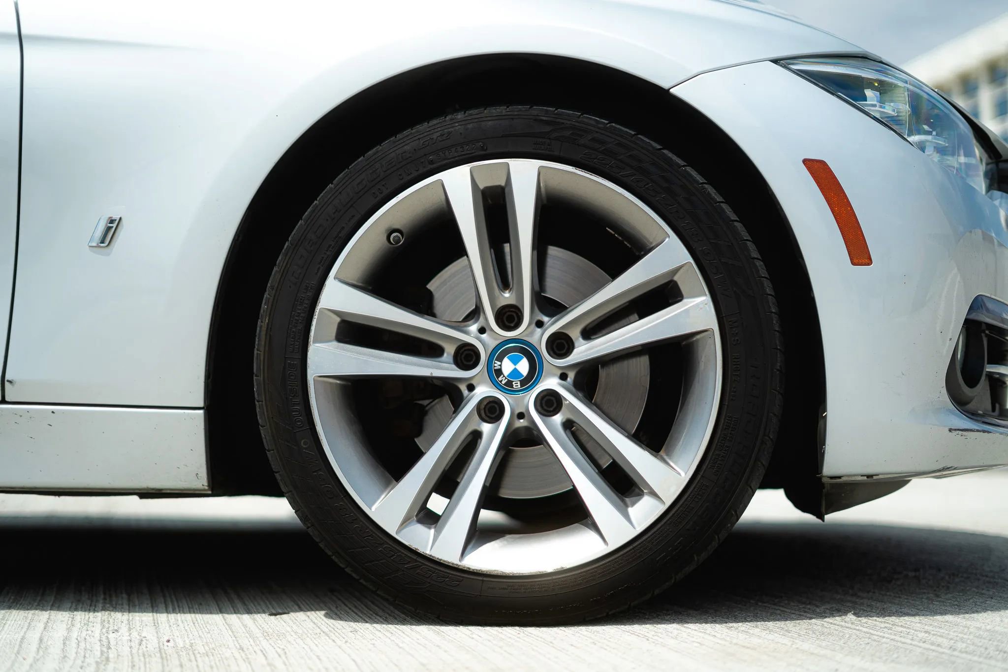 Used 2018 BMW 330e 330e iPerformance Sedan 4D image 25