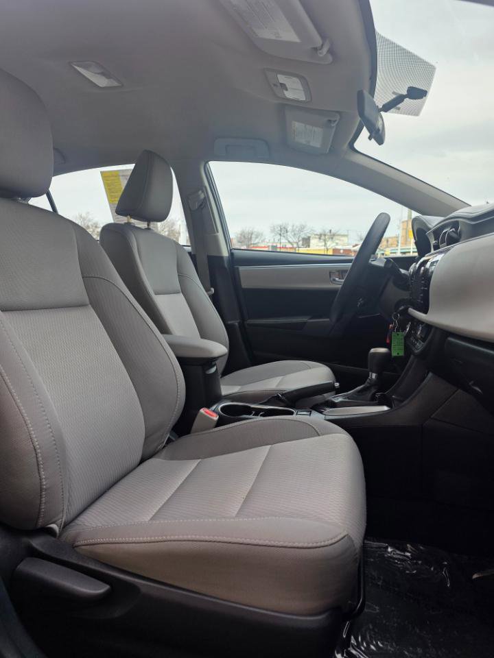 Used 2015 Toyota Corolla LE FWD image 12