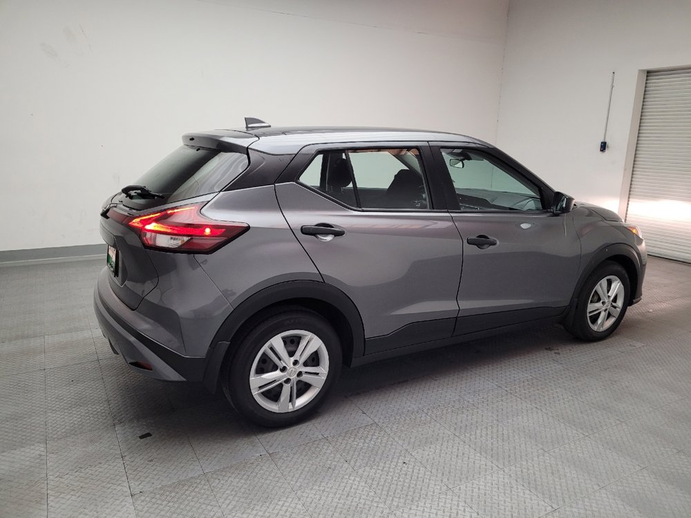 Used 2022 Nissan Kicks S image 10
