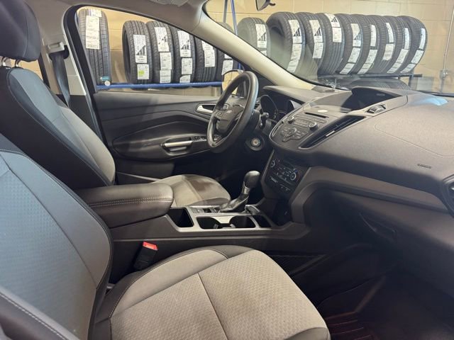 Used 2017 Ford Escape SE image 8