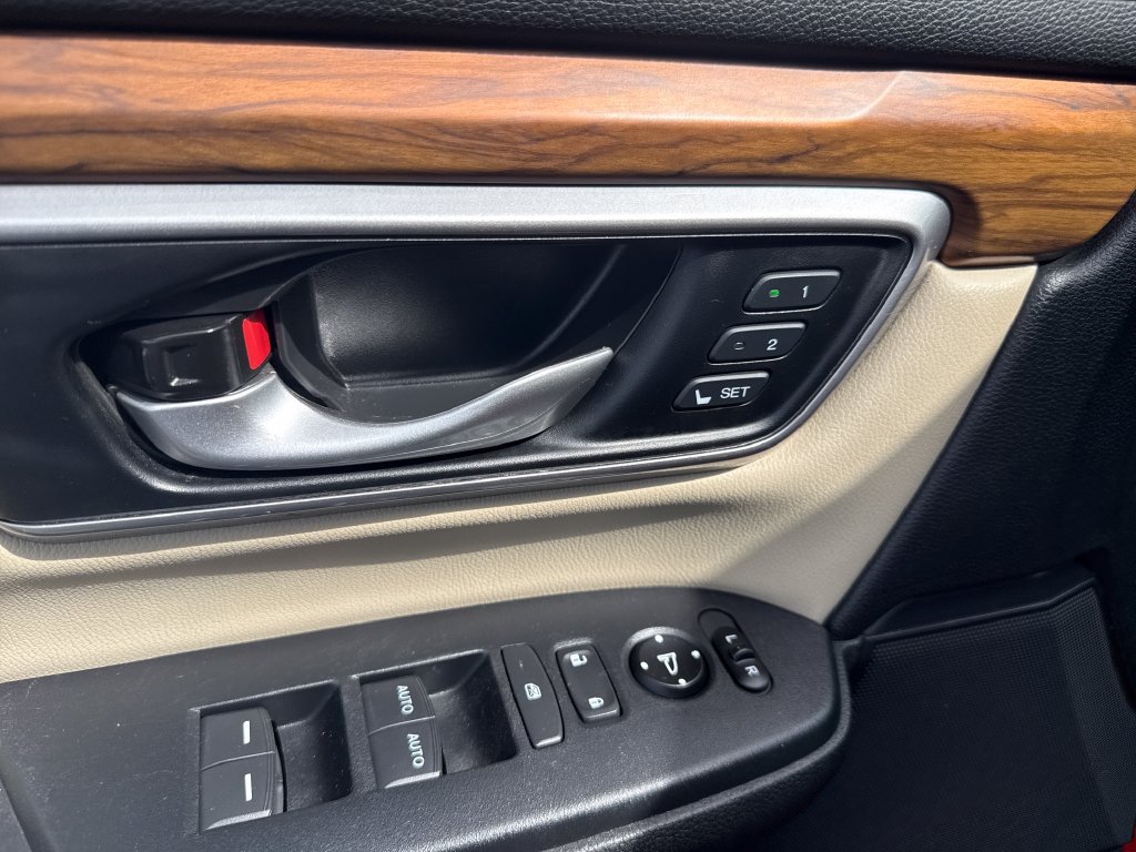Used 2019 Honda CR-V Touring image 11