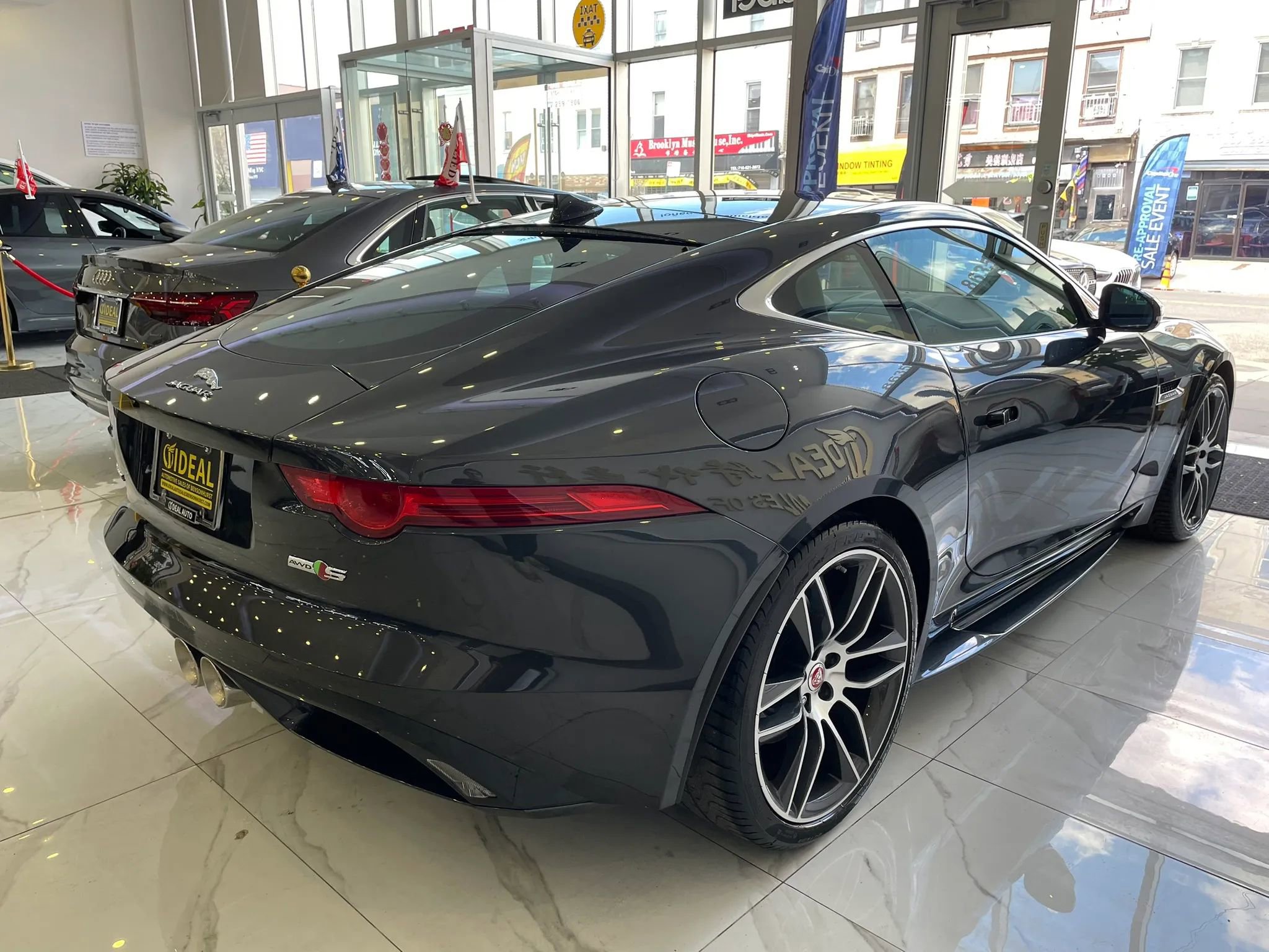 Used 2017 Jaguar F-TYPE S image 6