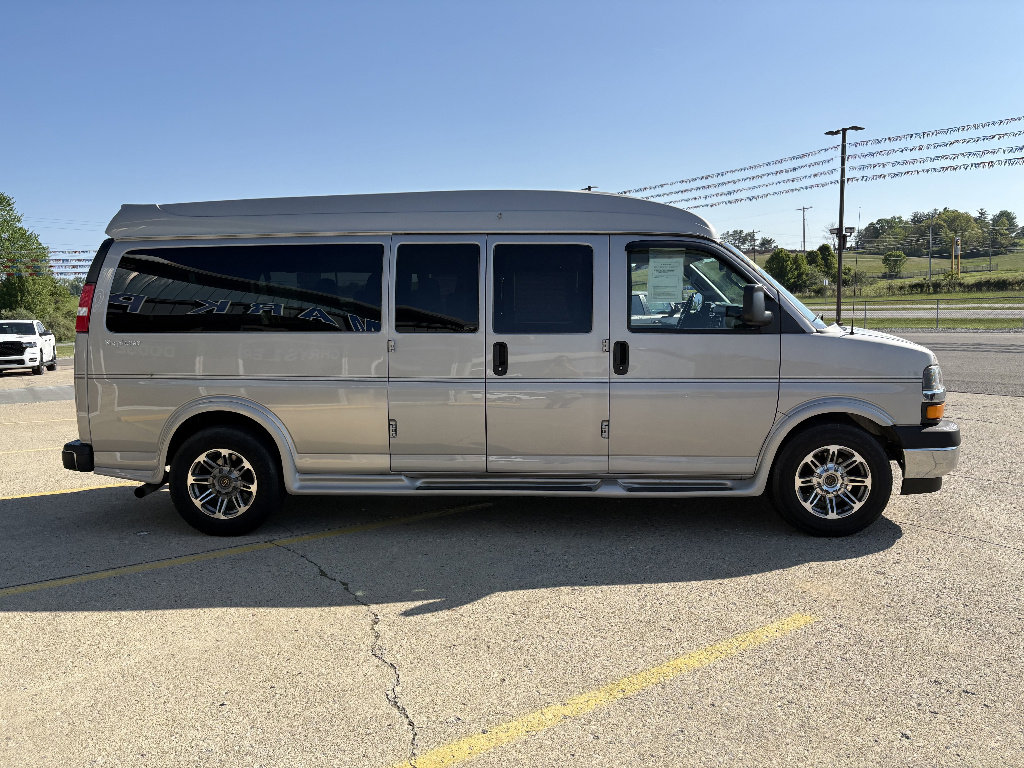 Used 2019 Chevrolet Express 2500 Extended w/ Enhanced Convenience Package RWD image 6