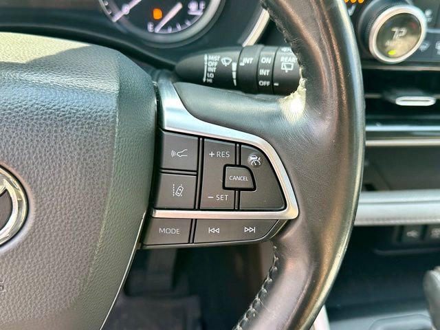 Used 2020 Toyota Highlander XLE image 35