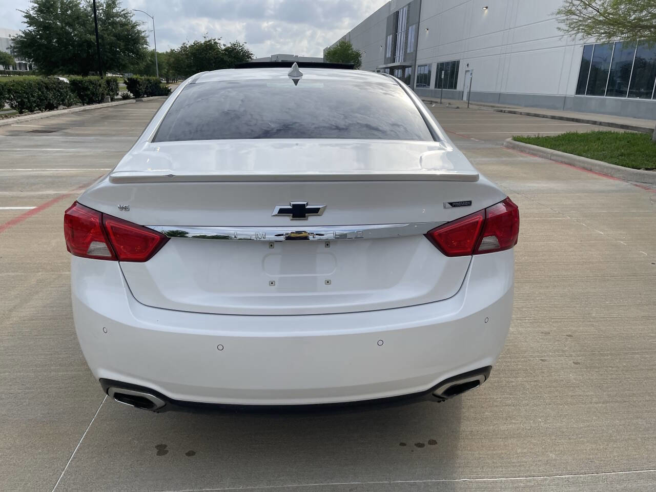 Used 2017 Chevrolet Impala Premier w/ Enhanced Convenience Package image 17