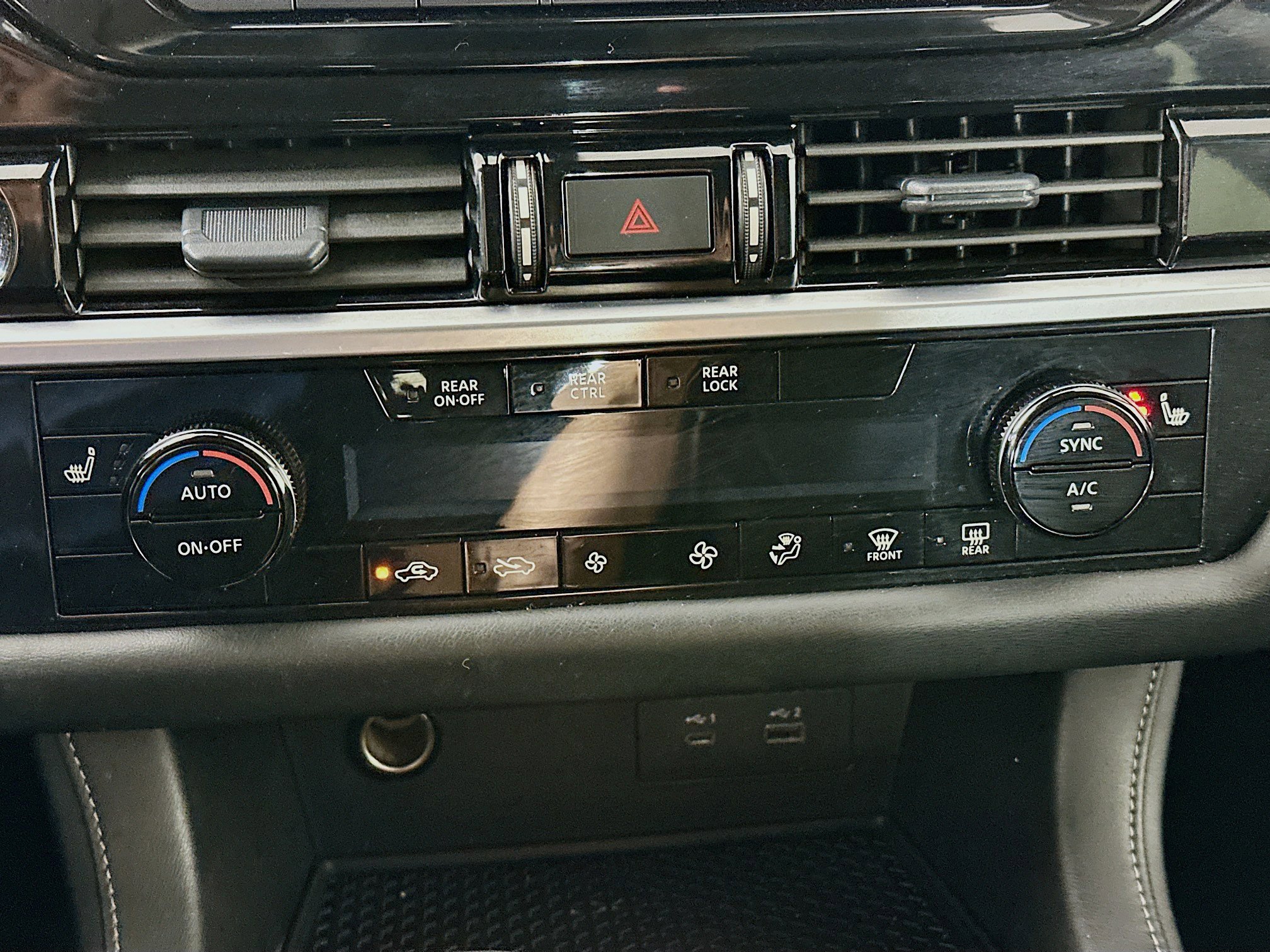 Used 2025 Nissan Pathfinder SV image 23