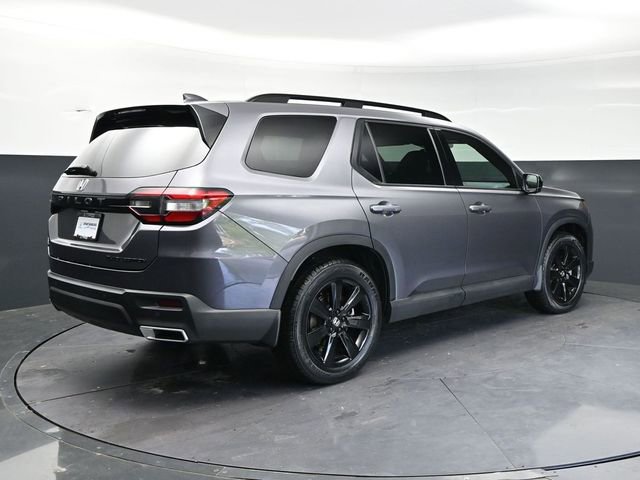 Certified 2025 Honda Pilot Black Edition image 5
