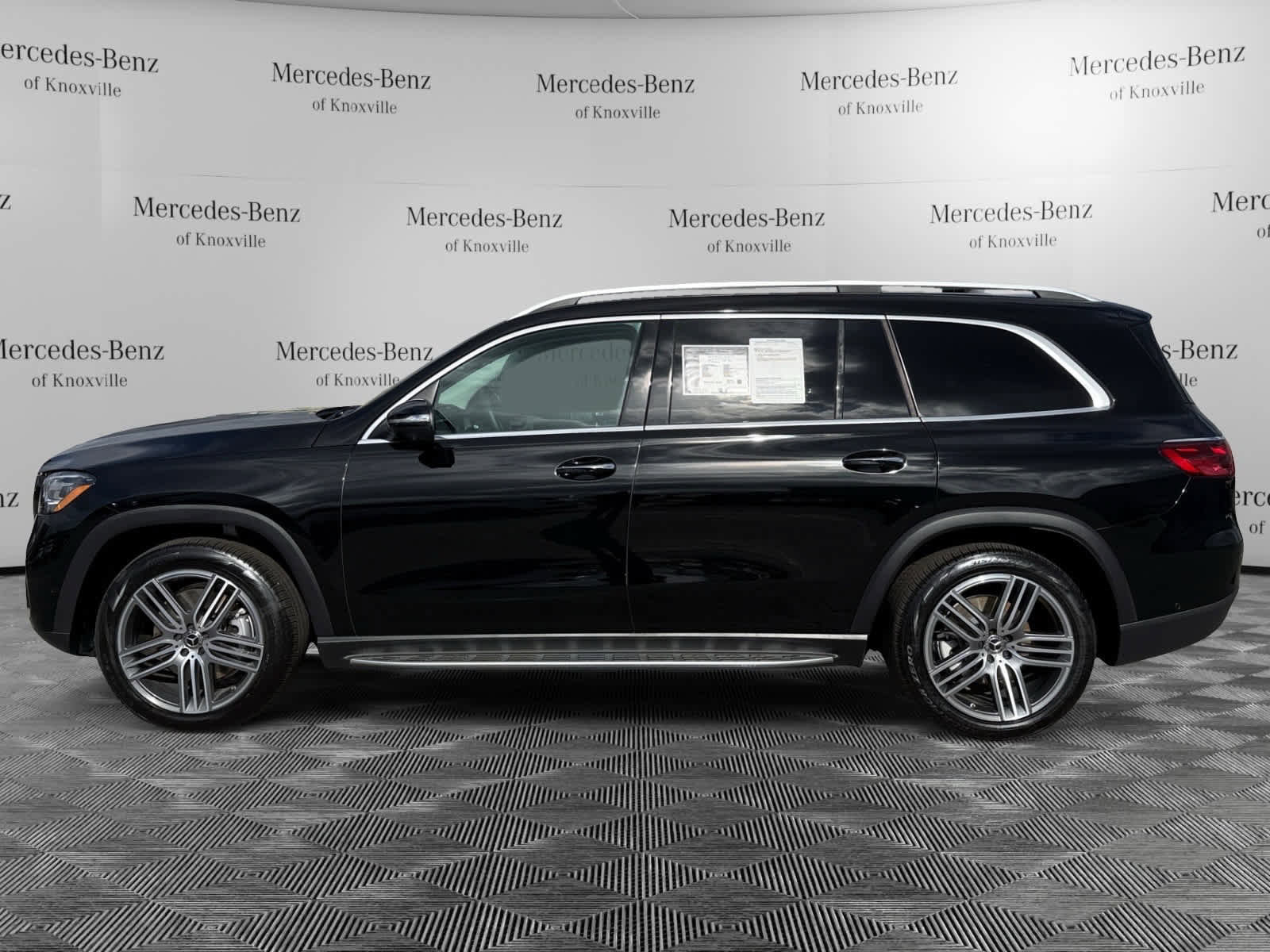 Certified 2026 Mercedes-Benz GLS 450 4MATIC image 2
