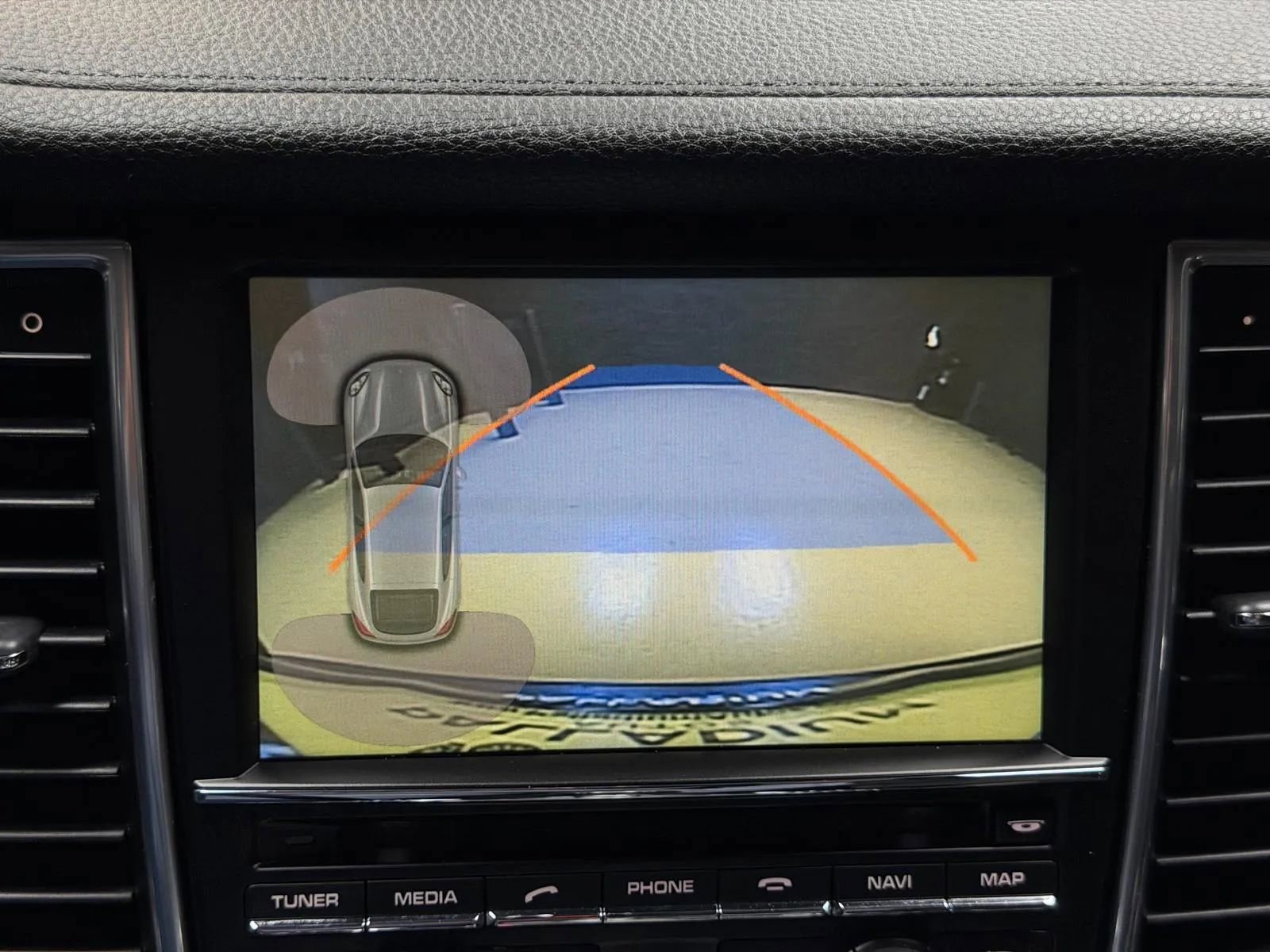 Used 2015 Porsche Panamera 4 image 16