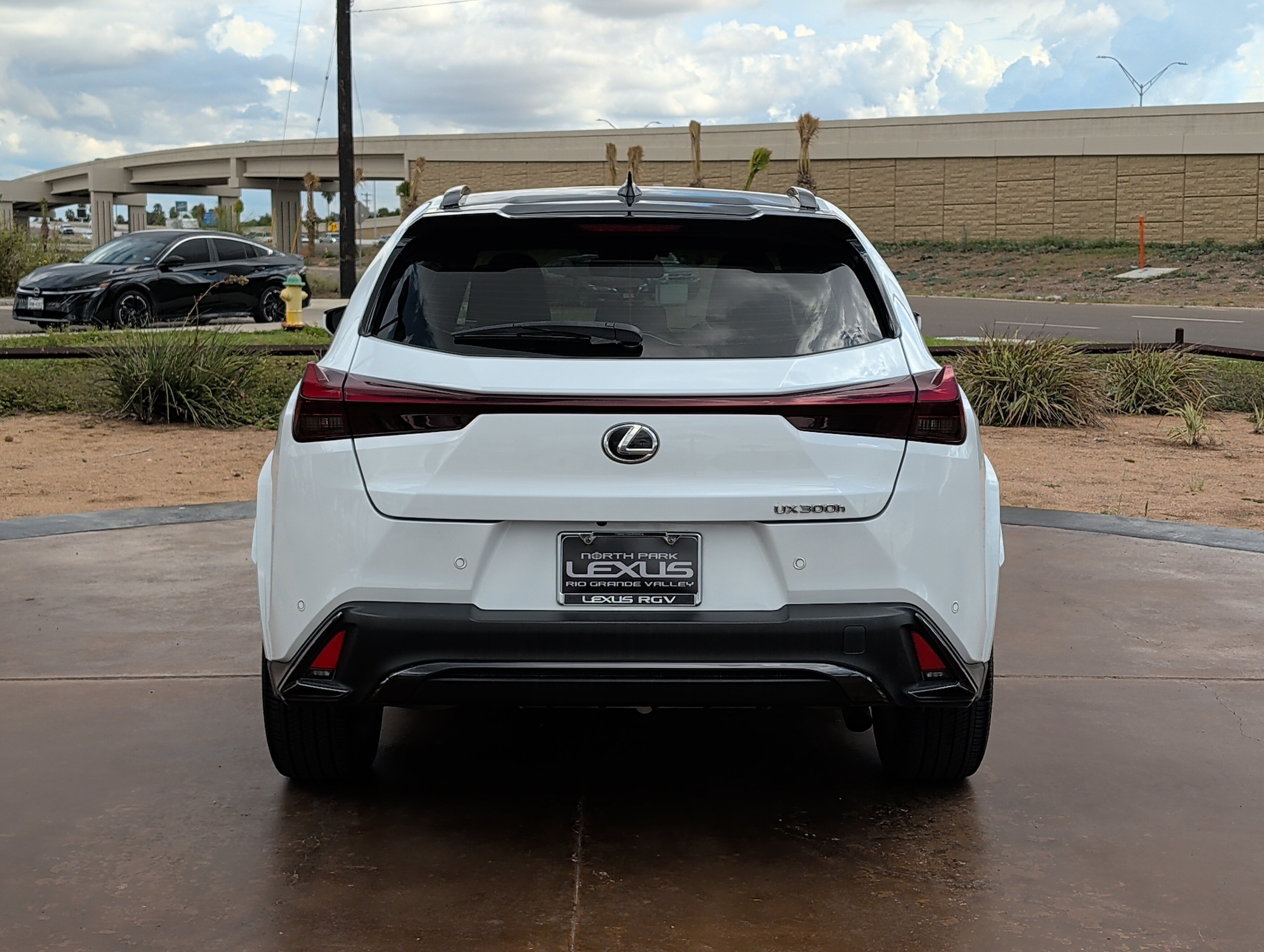 Used 2025 Lexus UX 300h FWD w/ Accessory Package (Z1) image 3