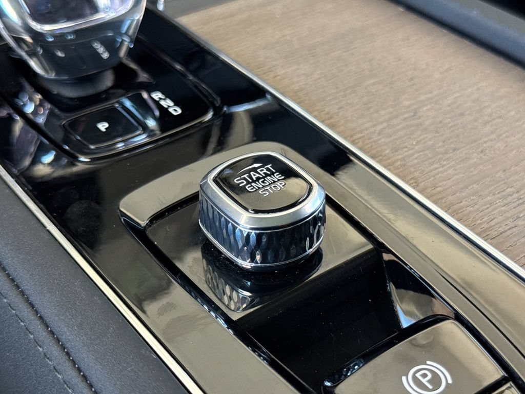New 2026 Volvo XC90 B5 Core AWD/4WD image 23
