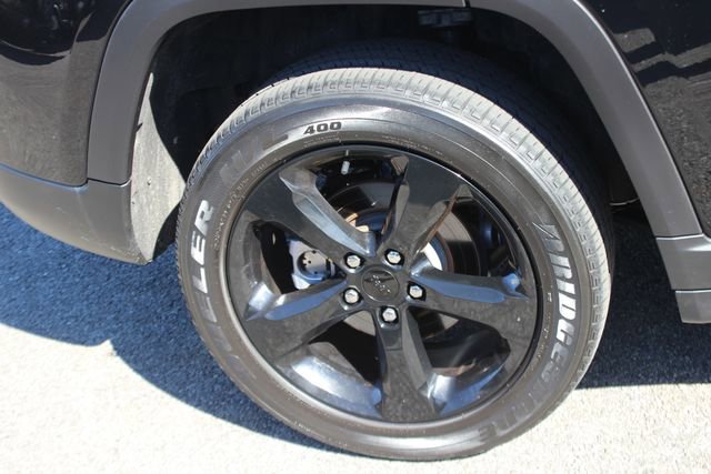 Used 2023 Jeep Grand Cherokee Altitude image 36