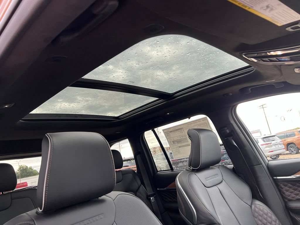New 2027 Jeep Grand Cherokee Summit AWD/4WD image 14