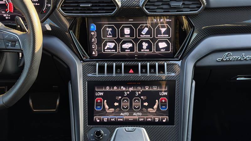 Used 2021 Lamborghini Urus AWD/4WD image 44
