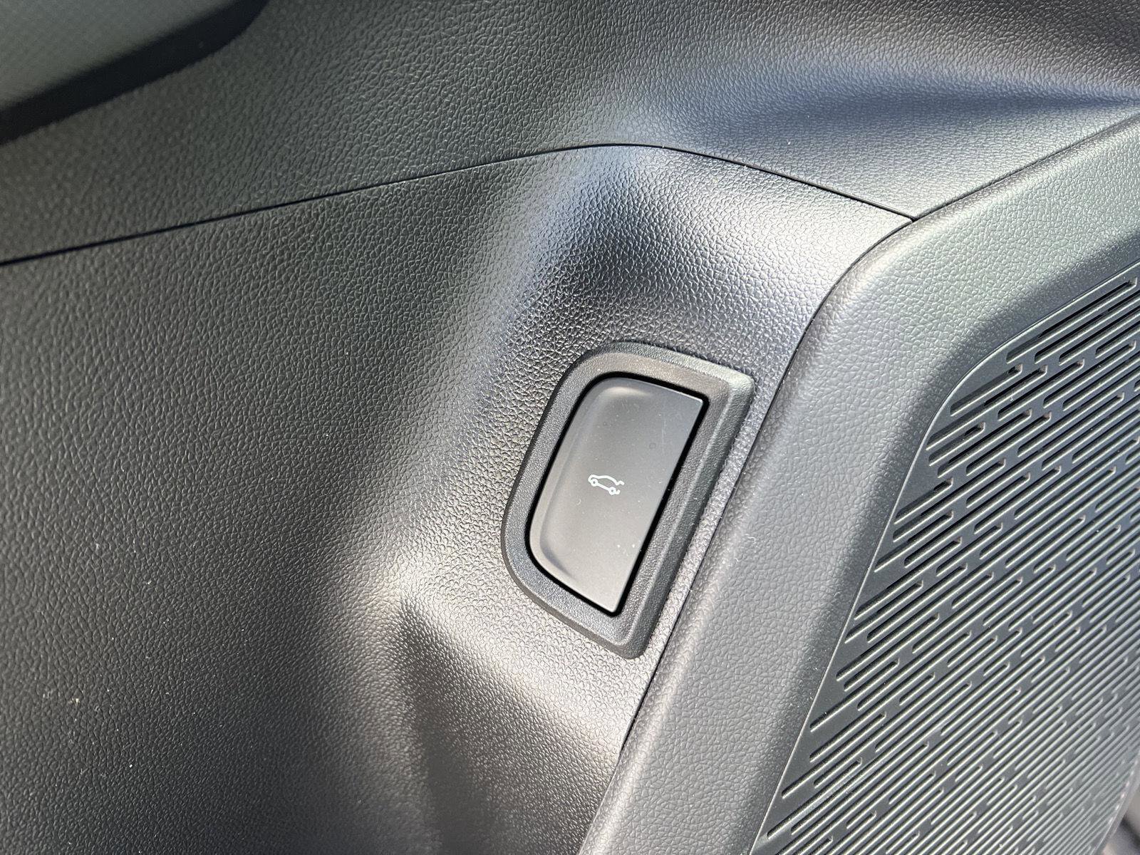 New 2026 GMC Terrain AT4 w/ Technology Package II AWD/4WD image 15